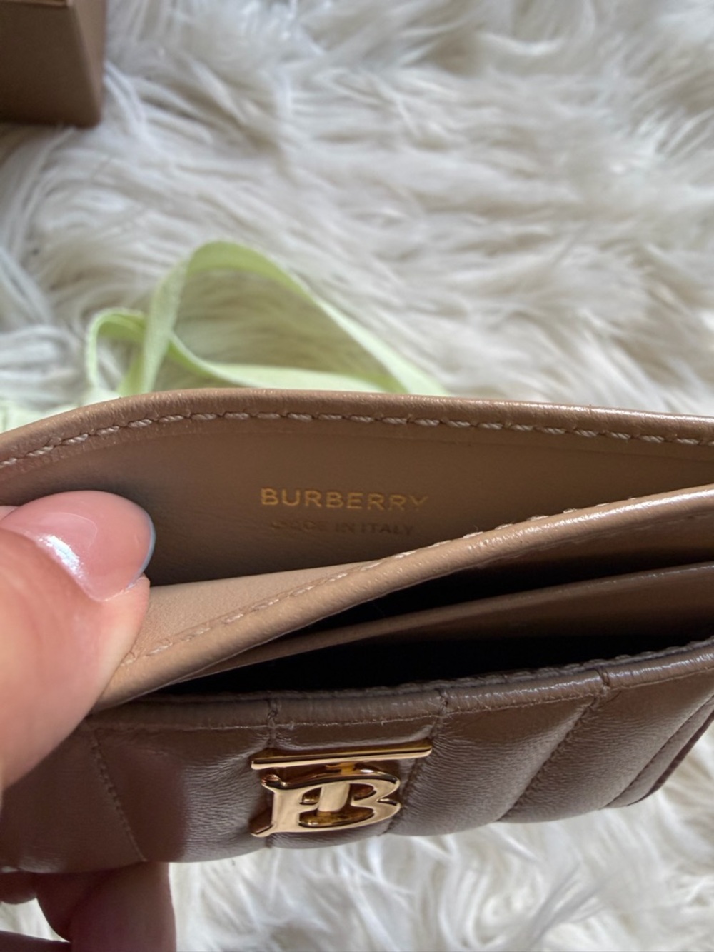 EUC Burberry leather card holder - Picture 9 of 11